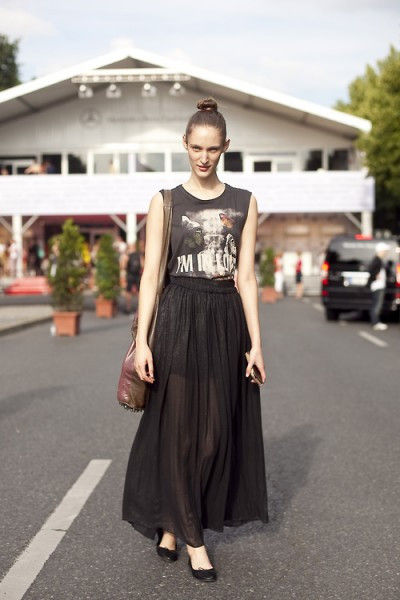 超养眼<em>长腿美女</em>搭配圣经 超模私服街拍秀(图) 