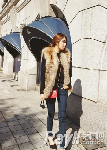 皮草搭什么裤子最合适 131954595_31n.jpg
