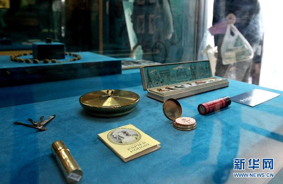 （晚报）（2）30余件宋庆龄服饰真品将在沪公开展出