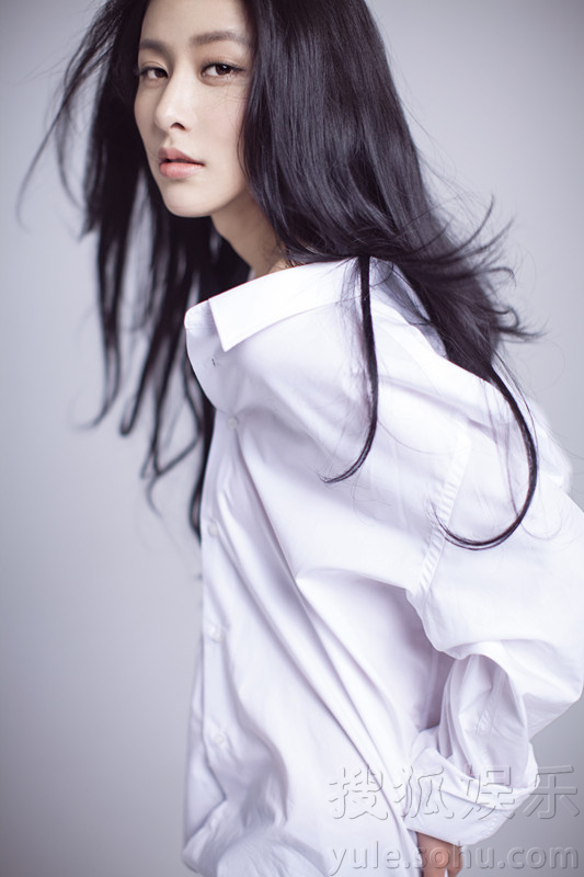 贾青氧气<em>美女写真</em>曝光 清新自然尽显真实自我