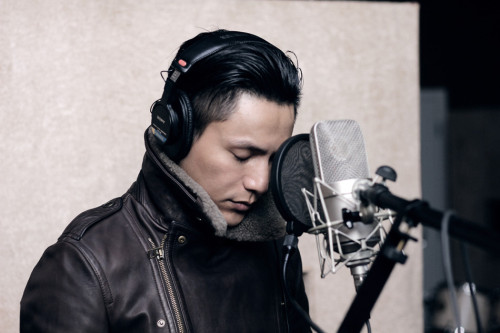 陈坤白举纲《战江湖》MV首播摇滚热血