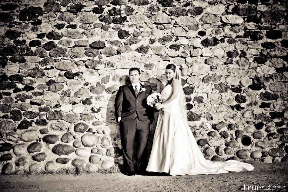 视觉瘦身+捧花遮肉 专属<em>胖新娘</em>的创意婚纱照_