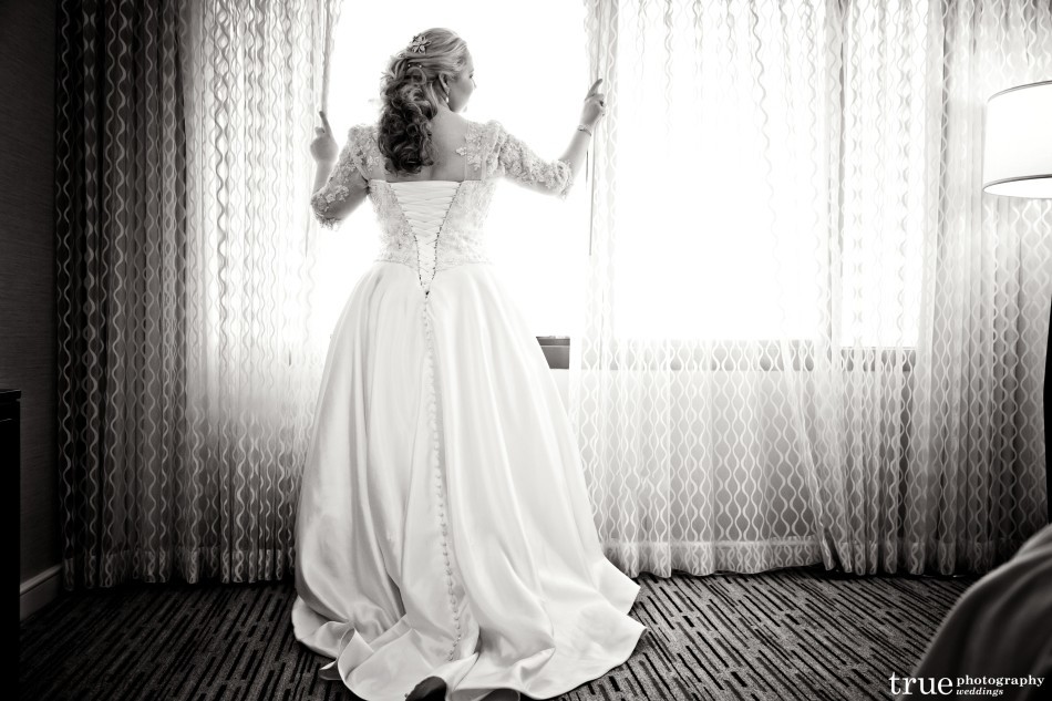 视觉瘦身+捧花遮肉 专属<em>胖新娘</em>的创意婚纱照_