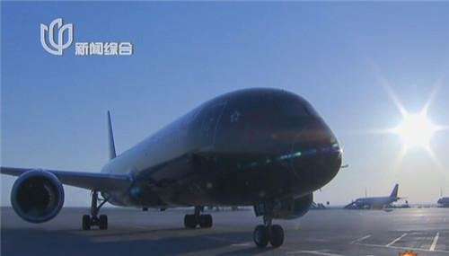 快看黑机! 波音787-9全黑纪念版首秀上海 新