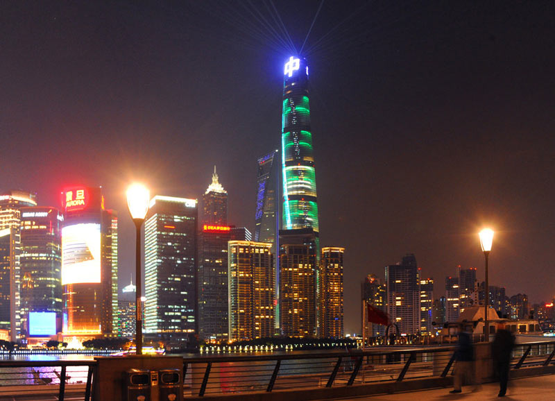 上海中心灯光整体调试　璀璨夺目炫色迷人