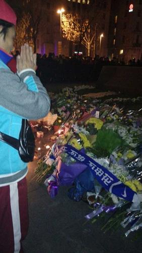 外滩拥挤踩踏事件申花女球迷遇难 虹口为她留