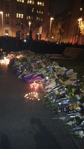 外滩拥挤踩踏事件申花女球迷遇难 虹口为她留