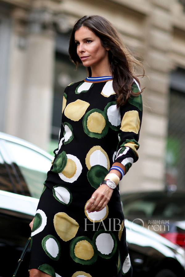 春色昭然 欧美型人街拍之初春绿色穿搭