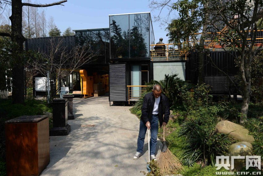 上海现造价百万集装箱建筑群 餐厅游泳池俱全