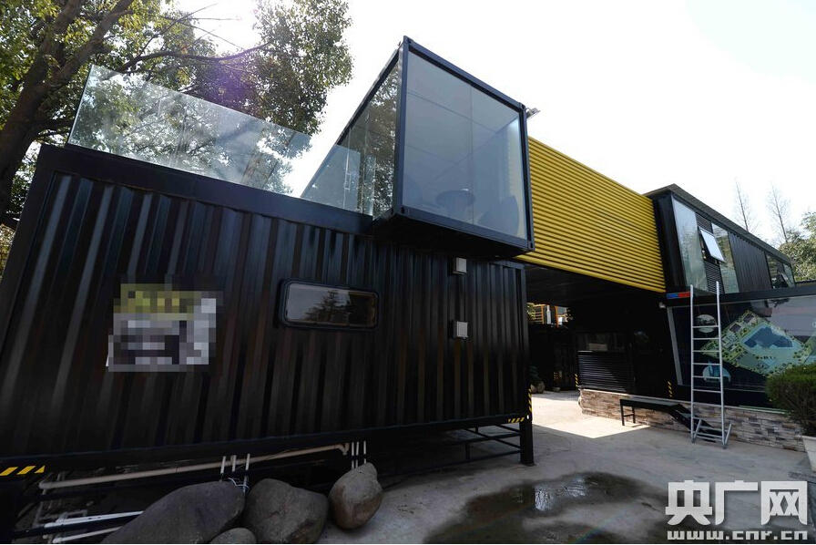 上海现造价百万集装箱建筑群 餐厅游泳池俱全