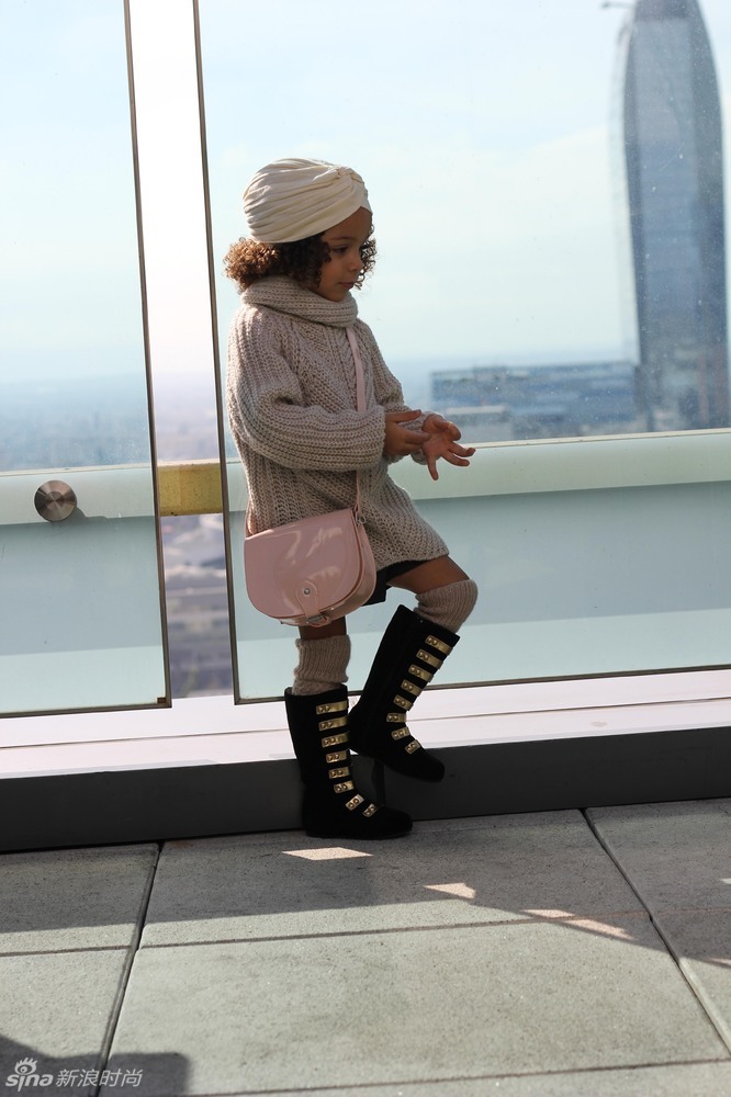 时尚小女孩图片 134153922_14290878926831n.jpg