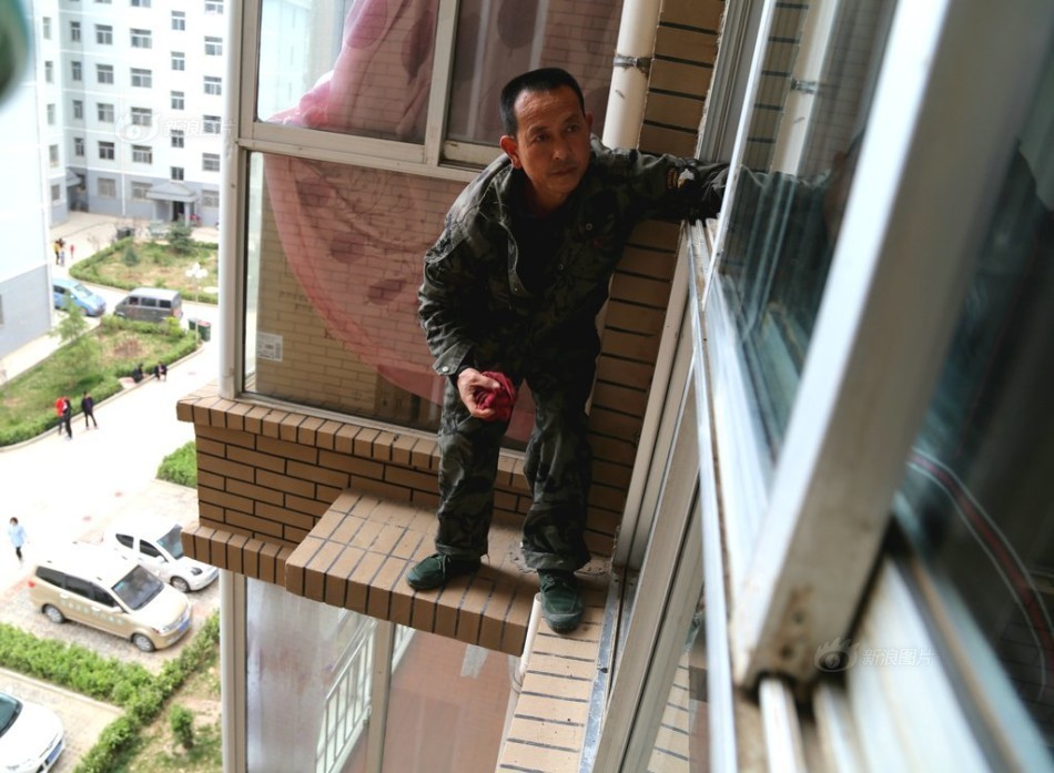 高楼<em>美容师</em>:入行因给钱多_新华网<em>上海</em>频道_