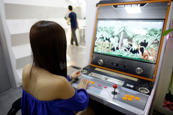 双面网络女神:是草根,也是明星