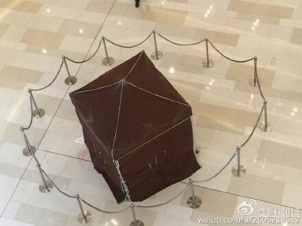 上海淮海中路环贸商场一人高坠身亡 系生重病