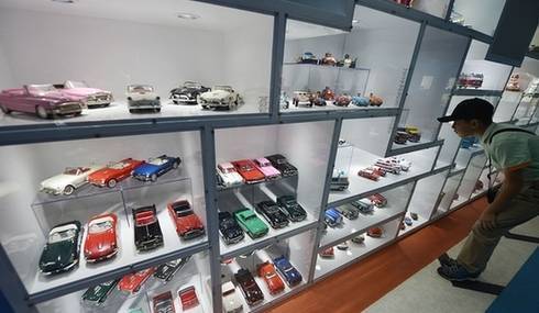 上海金属玩具博物院开馆 3000件铁皮宝贝带你