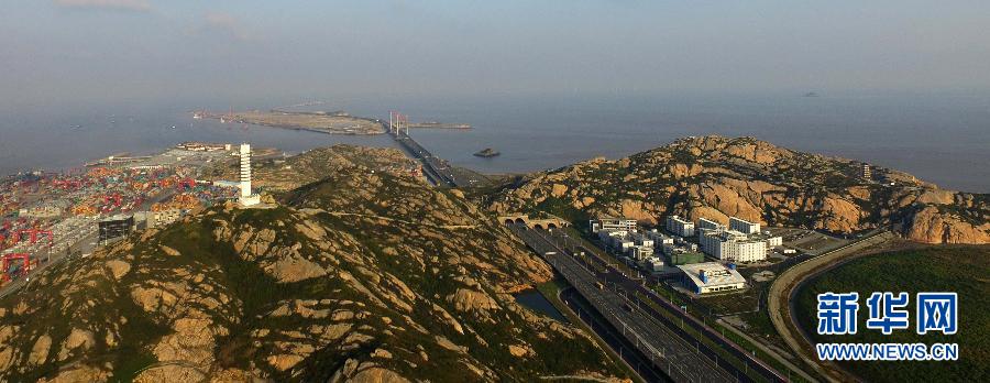 #（美丽中国）（9）航拍上海国际航运中心新坐标——洋山深水港区