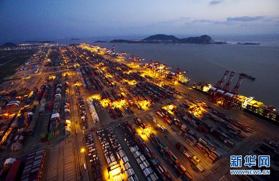 #（美丽中国）（10）航拍上海国际航运中心新坐标——洋山深水港区