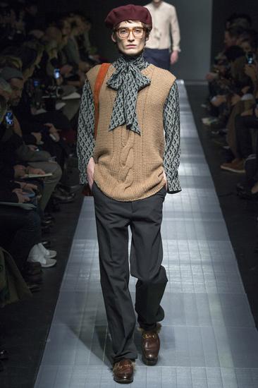 还不快翻箱倒柜 把爷爷的<em>毛背心</em>穿起_新华网上