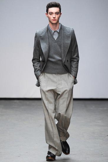 还不快翻箱倒柜 把爷爷的<em>毛背心</em>穿起_新华网上