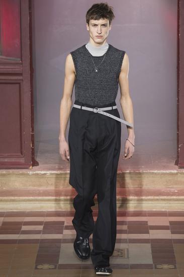 还不快翻箱倒柜 把爷爷的<em>毛背心</em>穿起_新华网上