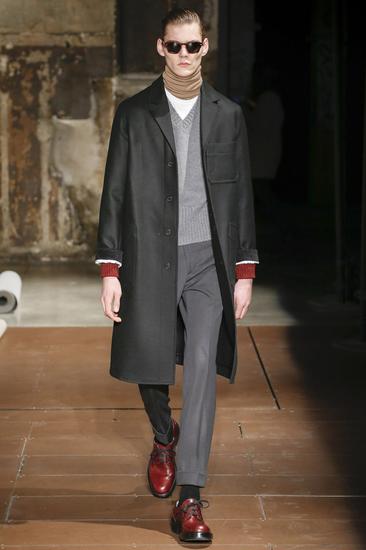 还不快翻箱倒柜 把爷爷的<em>毛背心</em>穿起_新华网上