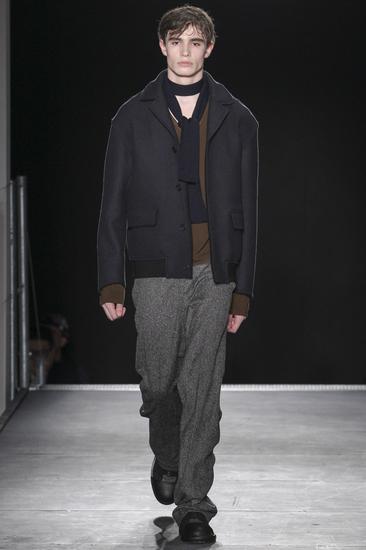 还不快翻箱倒柜 把爷爷的<em>毛背心</em>穿起_新华网上