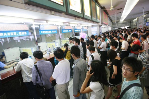 上海至成都多趟车票今起恢复发售 增开列车16日起售票