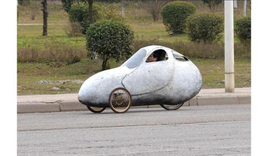 南充街头现子弹头座驾 被交警活捉