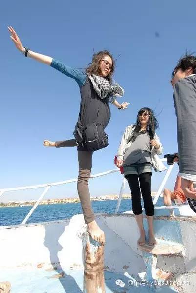 女星美腿大赛:倪妮林允的真假长腿 张梓琳腿长