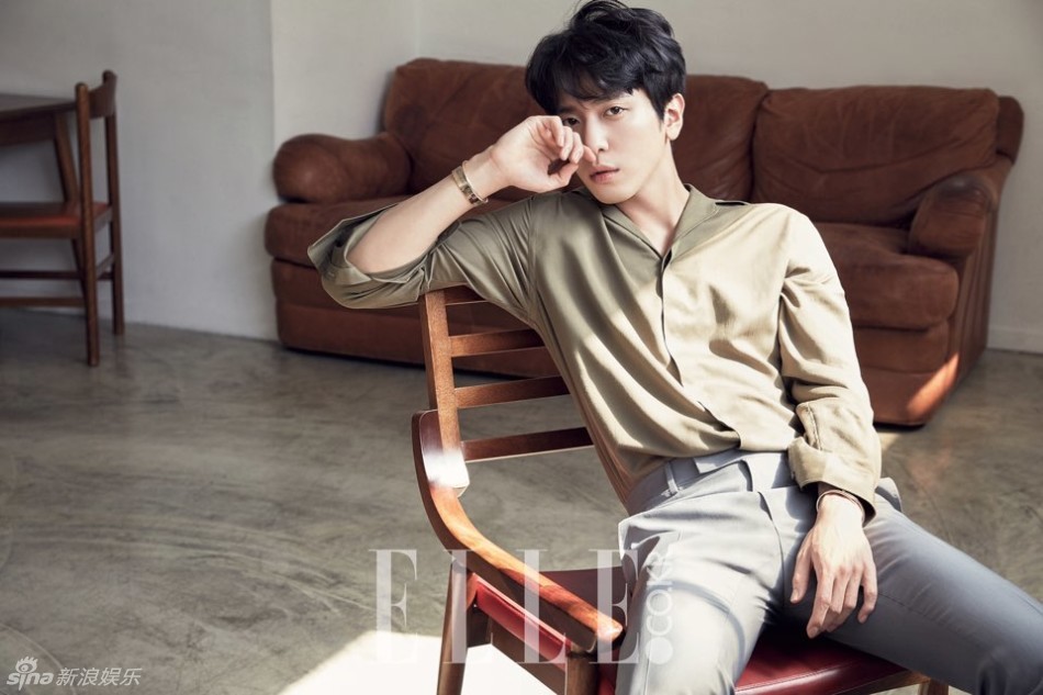 郑容和时尚大片 蜕掉青涩变魅力型男