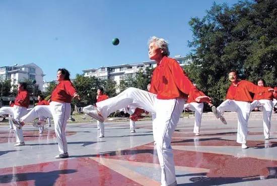 最新数据:中国现在多少人口?近五年增长了多少