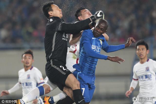 巴西电视台直播中超 家乡球迷电视机前看拉米