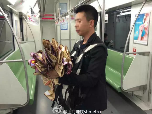 上海地铁整治四乱 严打车厢黑广告