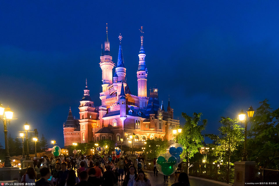 实拍各角度各时段上海迪士尼奇幻童话城堡 从