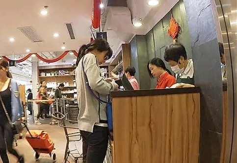 郭晶晶霍启刚的爱情故事:没有狗血 只有……