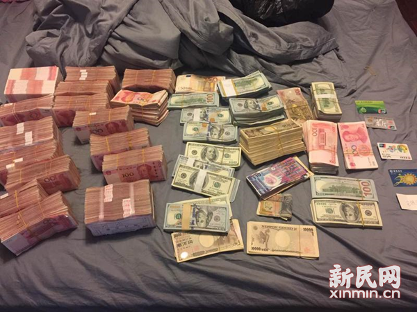 曾是银行柜员的刘馨爱_飞驶特银行柜员收入(2)