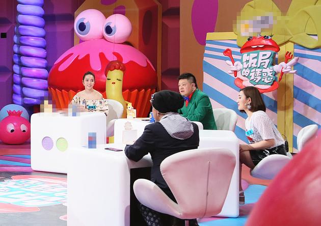 马东自曝对侯佩岑动心 贾静雯招架不住-新华网