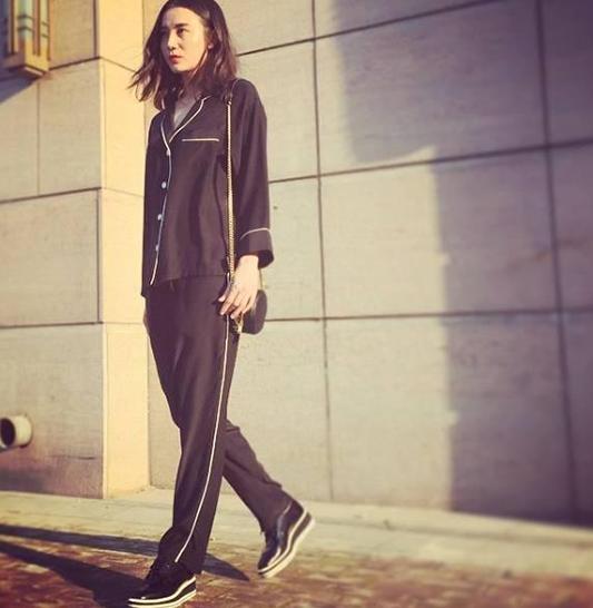 小宋佳这是怎么了?头发越来越短