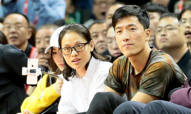 刘翔携吴莎助阵NBA中国赛 引网红主播狂直播
