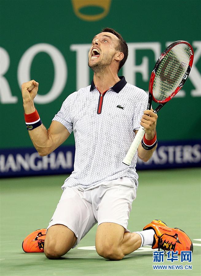 网球--上海大师赛:阿古特晋级决赛
