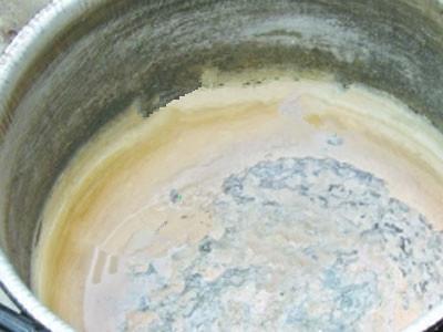 热水壶用久了有水垢 真的会导致结石病吗?