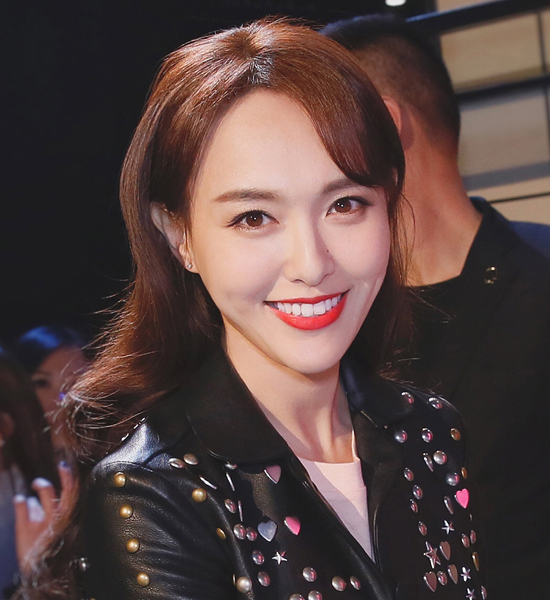 发际线高不用怕 选对发型美美哒