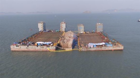 成功实施钢梁托底技术 上海打捞局助沉没近三