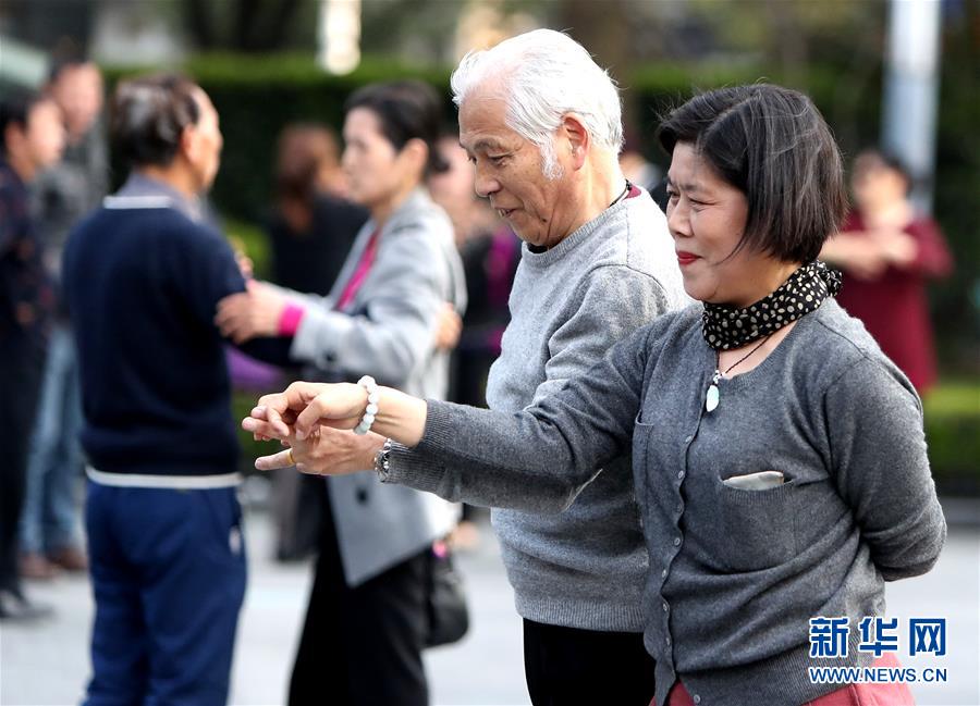 朝鲜人口2016总人数_2015我国4G用户超美国总人口 2016蓝海在哪里(3)