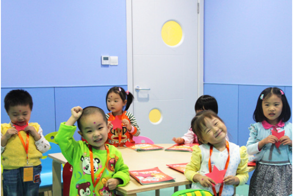 上海幼儿早教调查发布:7成以上4-6岁孩子参加