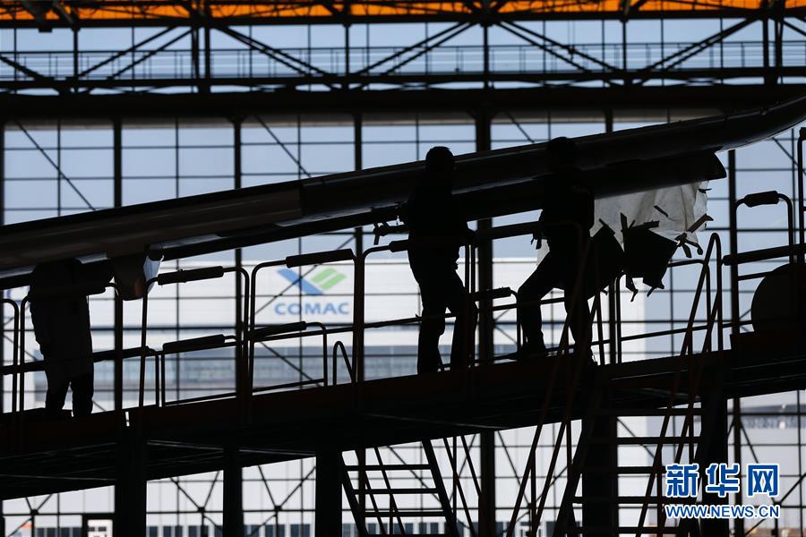 （新春走基層）（5）與C919大型客機102架機&ldquo;肩&rdquo;守