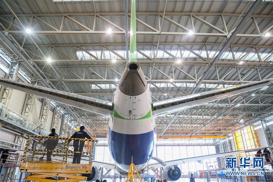 （新春走基層）（7）與C919大型客機102架機&ldquo;肩&rdquo;守