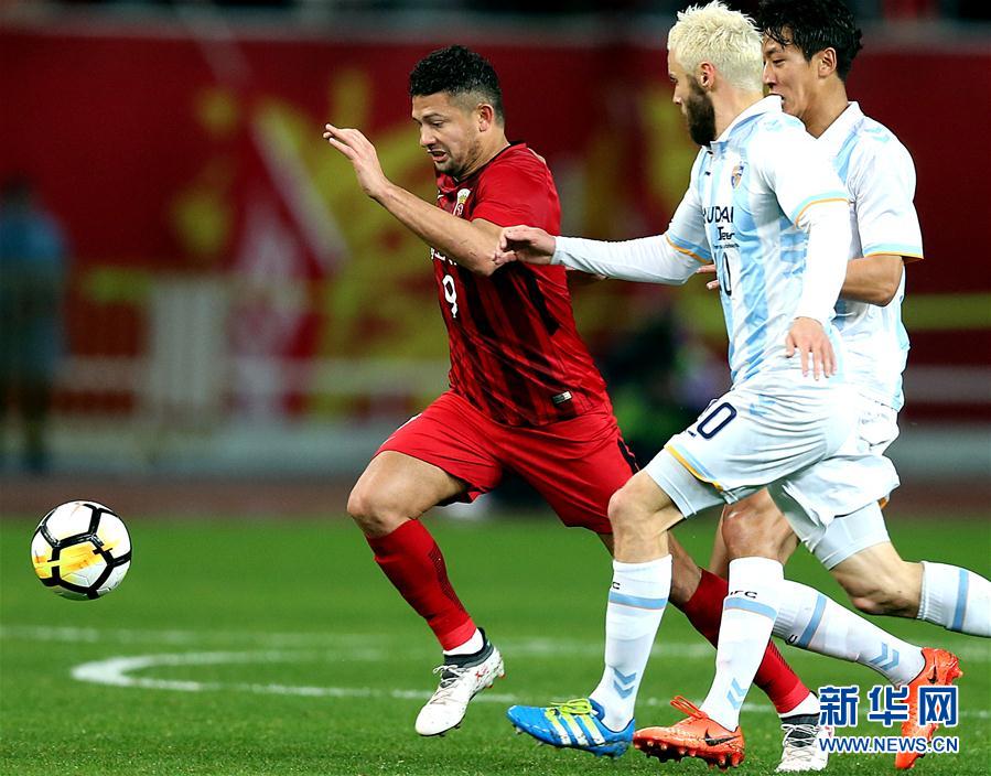 足球--亚冠联赛:上海上港战平蔚山现代