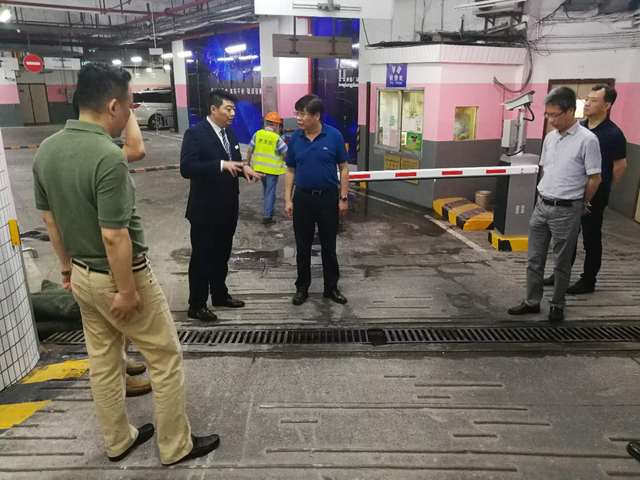 为了群众生命财产安全-上海防战台风安比侧