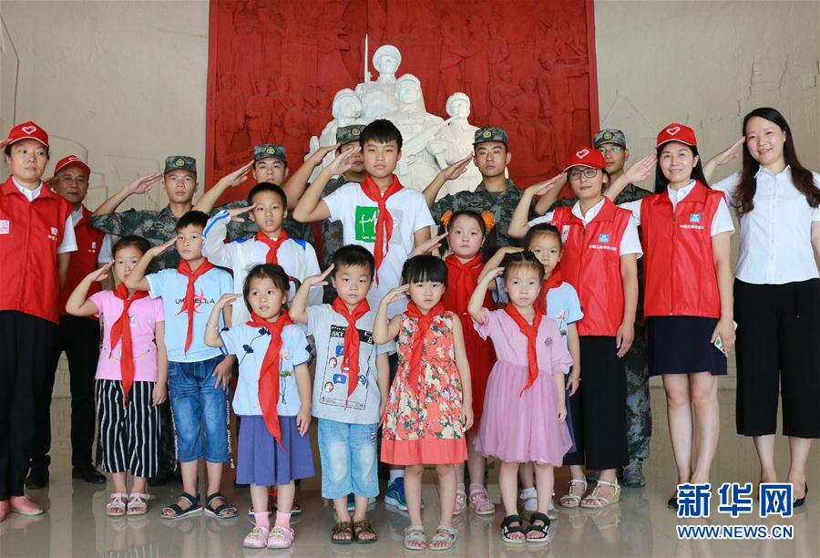 （請發上海頻道）：&ldquo;小候鳥&rdquo;致敬子弟兵